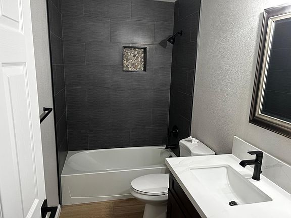 5th image of 304 Sequoia Dr