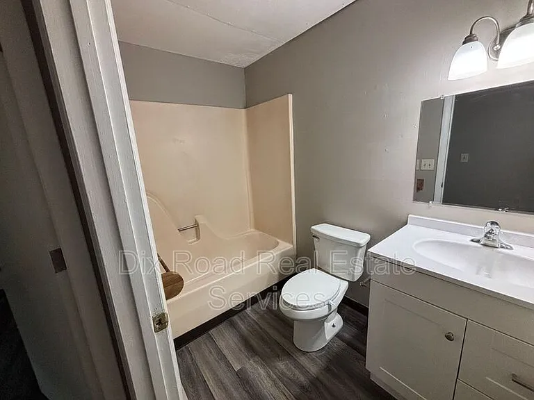 739 Trumbull St #15 — Photo 15