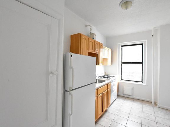 2nd image of 620 W 172nd St APT 6C