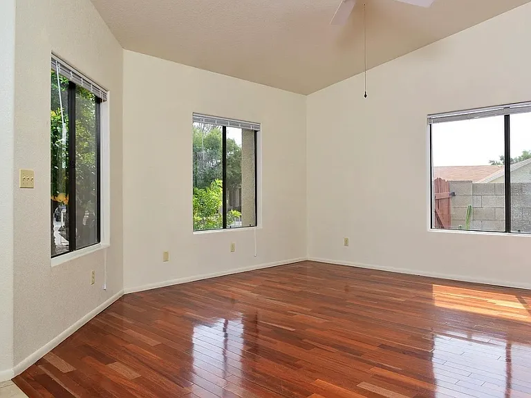 8913 N Onyx St — Photo 2