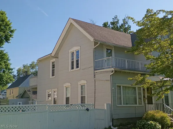 238 Howe St #Up, Elyria, OH 44035