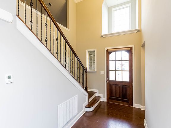 5th image of 1128 Stockwell Dr