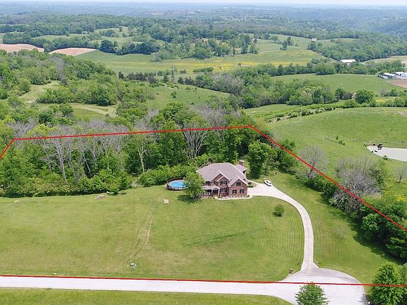 2nd image of 225 Lynzie Dr