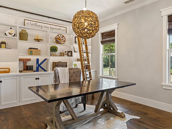 4th image of 1109 E Oakdale Rd