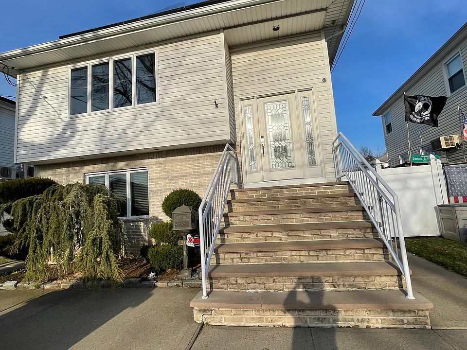 1st image of 213 Abington Ct