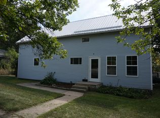 306 E Walnut St, Sisseton, SD 57262