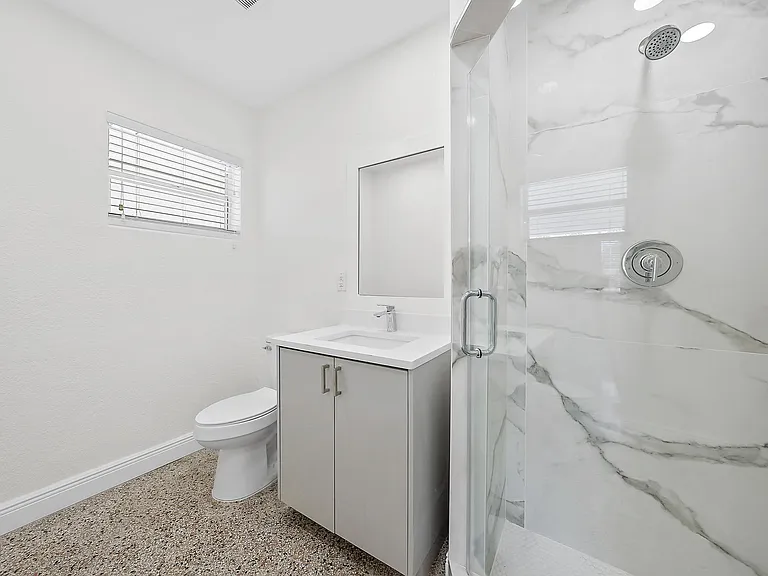 3808 Broadway #3 — Photo 9