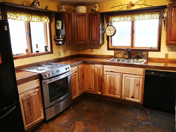 Sunny Kitchen new counters