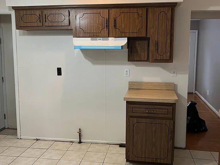 8440 Doncaster Dr — Photo 9