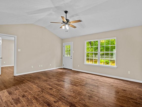 5th image of 36 Weatherwood Dr