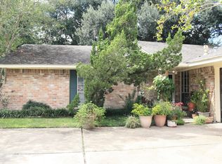 10111 Copperwood Dr, Houston, TX 77040