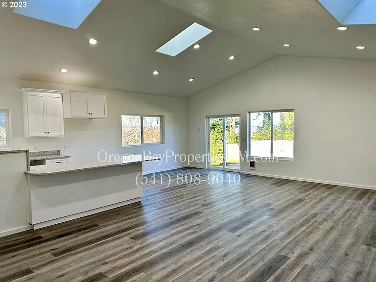 1656 Coos River Hwy — Photo 4