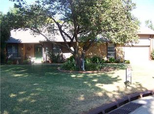 208 Loch Loop, Yukon, OK 73099