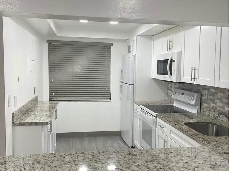 1645 W 42nd St #42 — Photo 7