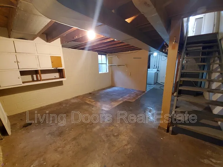 314 S 47th St — Photo 14