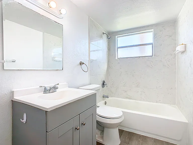 714 Michigan Ct #1 — Photo 6