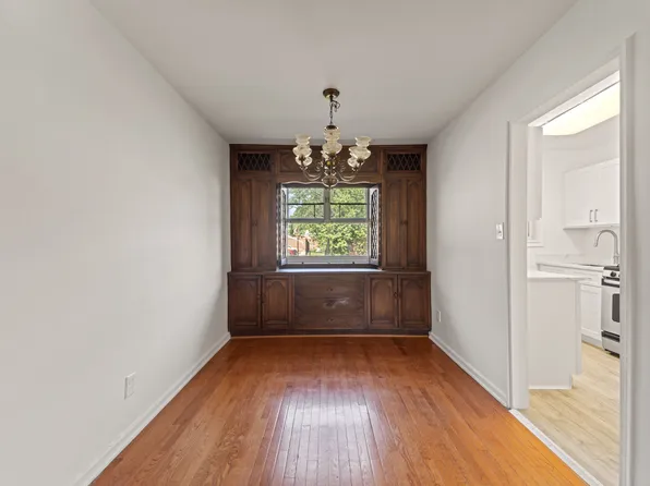 224-17 Manor Road image 5 of 16