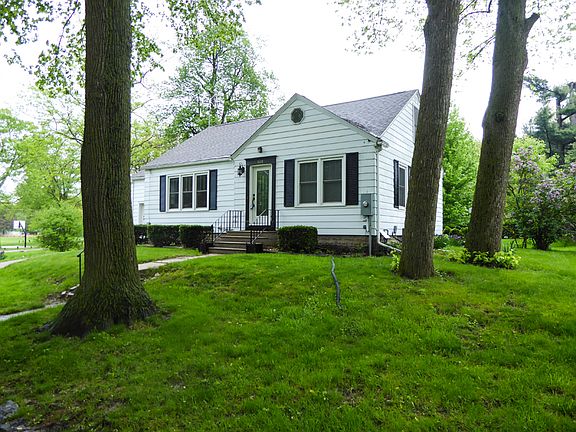 2nd image of 1604 Park Dr