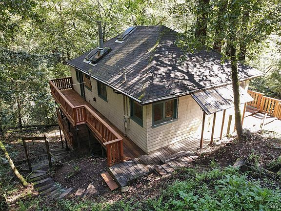 2nd image of 164 Redwood Avenue
