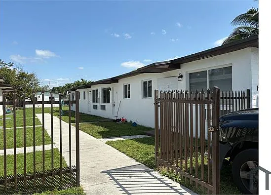 1 bed, 512 sqft, $1,700 — Photo 2