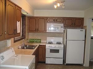 4th image of 9044 Oconto Ave