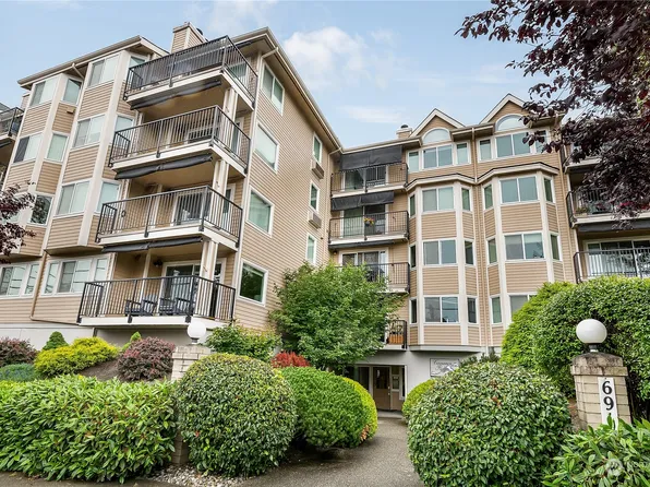 6910 California Avenue SW #32, Seattle, WA 98136