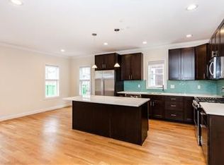 12 1st St #1, Medford, MA 02155