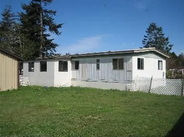 1150 4th St NE, Bandon, OR 97411