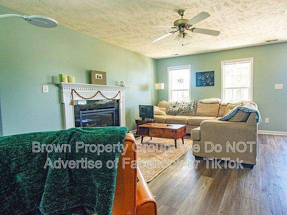 3rd image of 4918 Yorkchester Dr