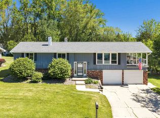 1602 Bruce Ln, Green Bay, WI 54313