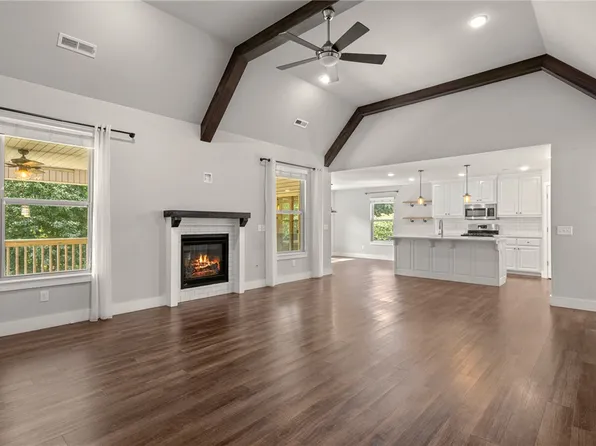 962 Glass St, Cave Springs, AR 72718