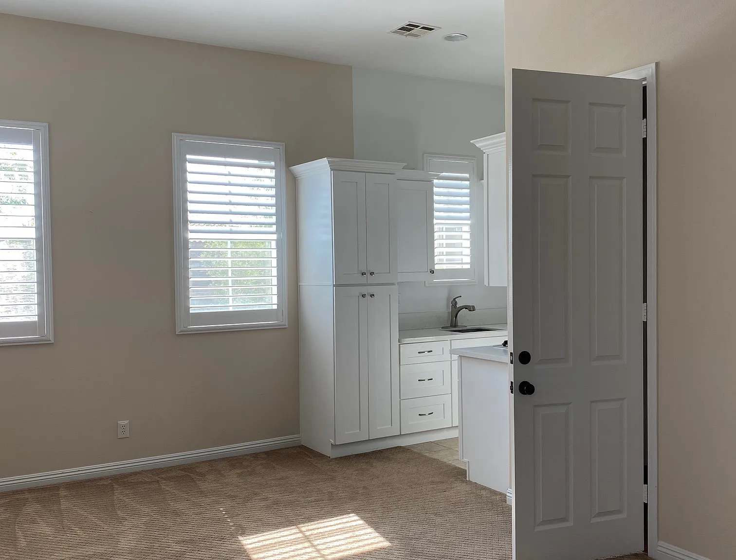 1 bed, 850 sqft, $2,150 — Photo 3