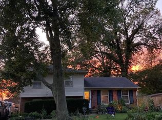 2904 N Melrose Dr, Jeffersontown, KY 40299