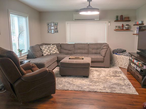 3rd image of 1002 Sunset Ave