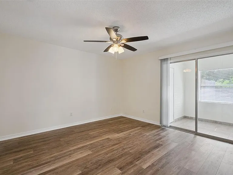 2725 Mayer St — Photo 18
