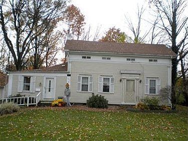 4th image of 451 Colonial Dr