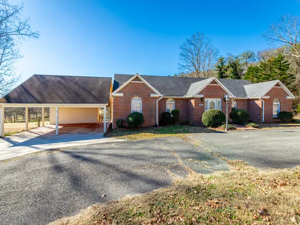 521 Countryside Dr, Evensville, TN 37332