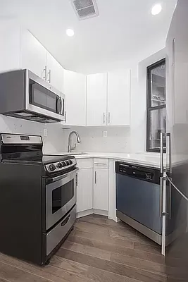 Rented by REAL New York | media 7