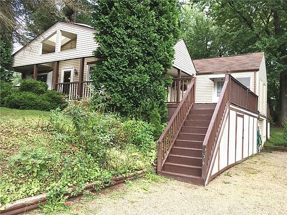 Side steps to kitchen door