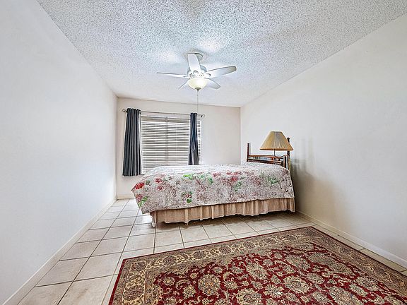 4th image of 107 Oakwood Drive
