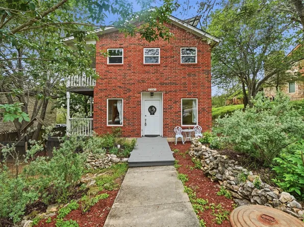 1104 Franklin Dr, San Marcos, TX 78666