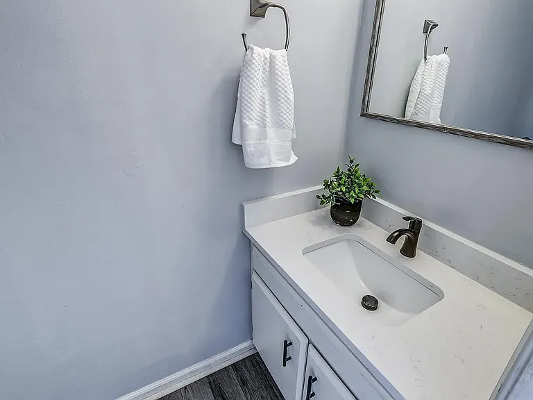 1421 Ashbourne Dr — Photo 21