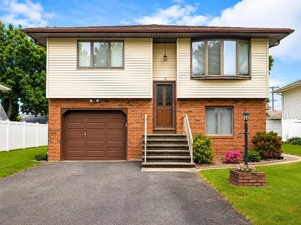 10 Bramucci St, Ludlow, MA 01056