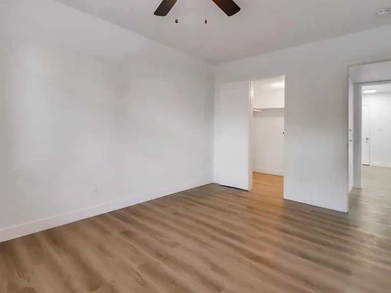 8650 Hurlbut St — Photo 15