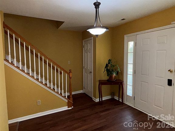 5th image of 2601 Yarrow Rd