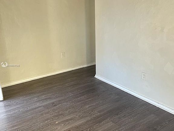 5th image of 107 Grand Ave #105