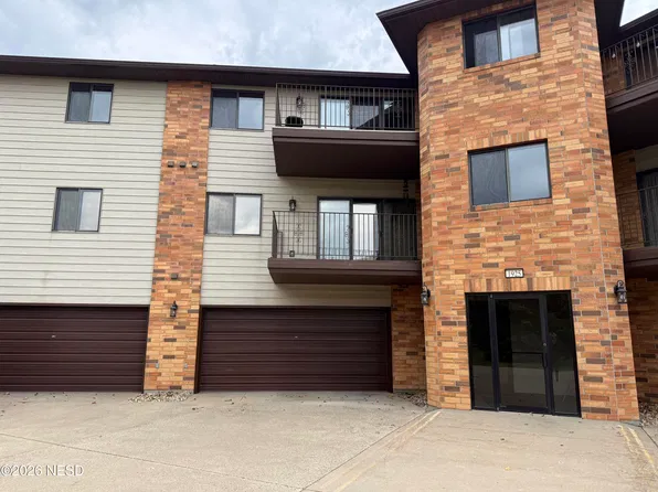 1925 2nd Ave SE APT 203, Watertown, SD 57201