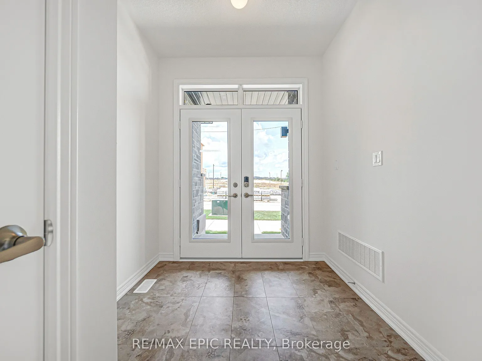 5 bed, $3,400 — Photo 4