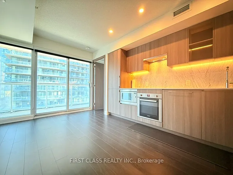 19 Bathurst St #902 — Photo 10