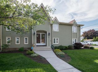 3 City View Cir, North Providence, RI 02911